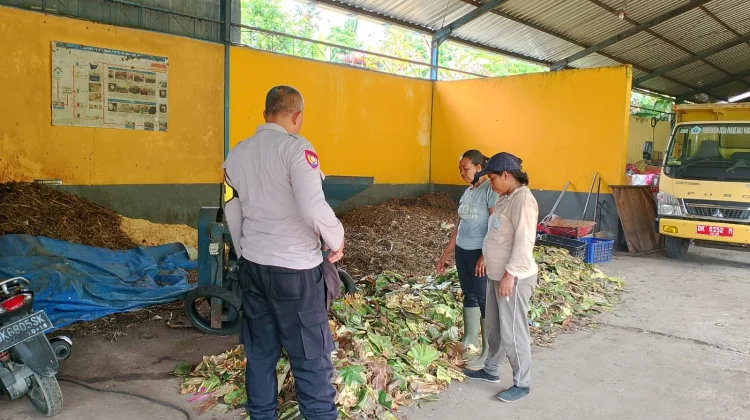 Bhabinkamtibmas Desa Paksebali Sambangi TPS 3R