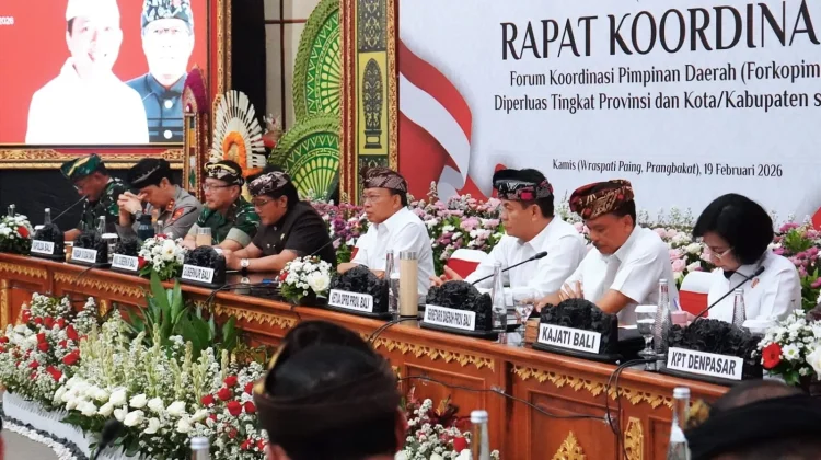 Gubernur Perkuat Penanganan Sampah dan Tata Kelola Pariwisata