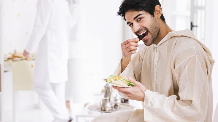 Kenyang Cepat saat Berbuka: Mengapa Perut Terasa Penuh meski Hanya Makan Sedikit?