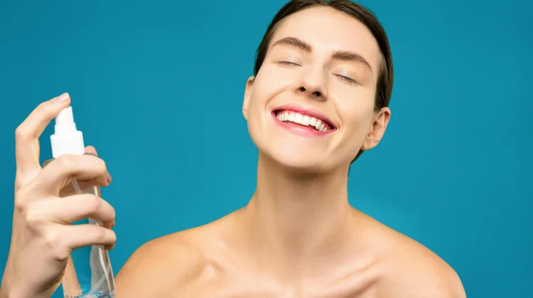 Teknik Sandwich, Cara Penggunaan Setting Spary untuk Hasil Make Up Flawless
