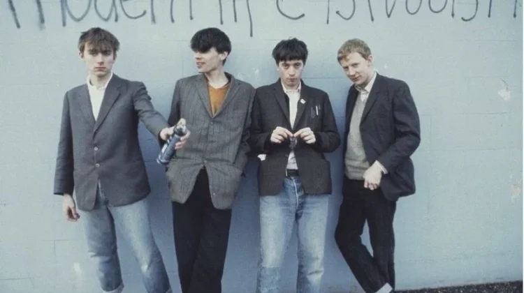 Rivalitas Britpop yang Lebih Ribut dari Musiknya
