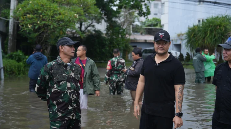 Wabup Alit Sucipta Tanggulangi Banjir di Dewi Sri Kuta