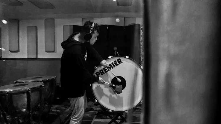 Mengenal Drum Bass dan Perannya dalam Musik