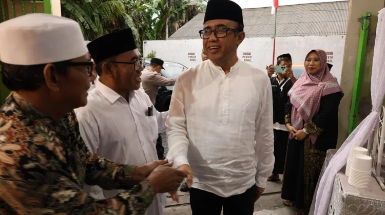 Wali Kota Jaya Negara Hadiri Buka Puasa Bersama di Musholla Thoriqussalam