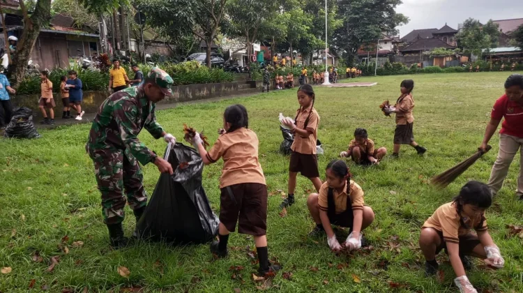 Karya Bhakti Lingkungan Wujudkan Destinasi Wisata Ubud Bersih dan Asri