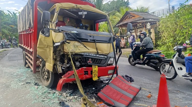 Tabrakan Beruntun Empat Kendaraan di Jembrana