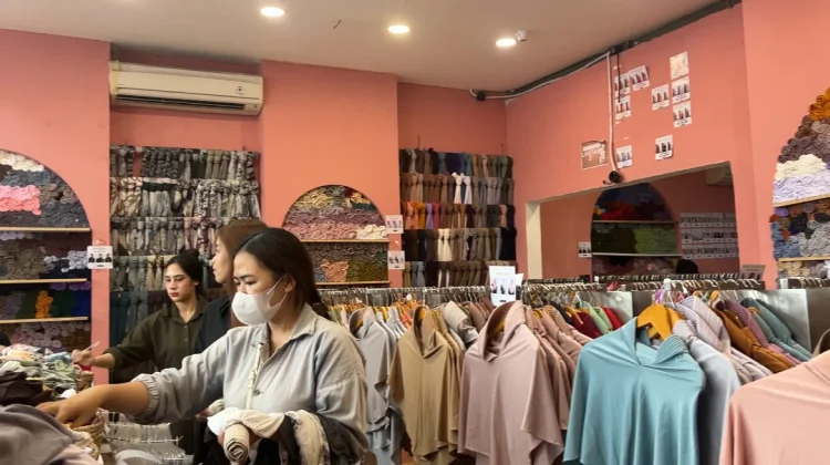 Tren Pashmina Viscose Jadi Primadona Hijab Lebaran 2026 di Bali