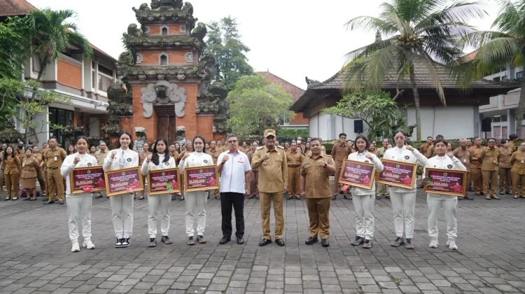 Bupati Gianyar Pimpin Apel Awal Bulan Maret