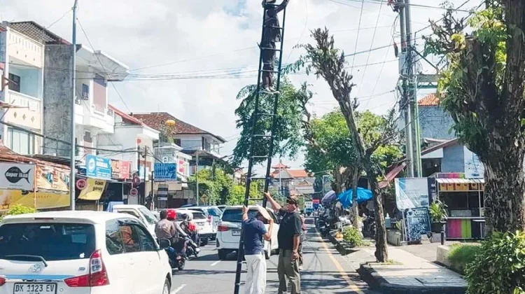 Jelang Nyepi, LPM Kuta Targetkan Perapian Kabel Rampung 14 Maret 2026