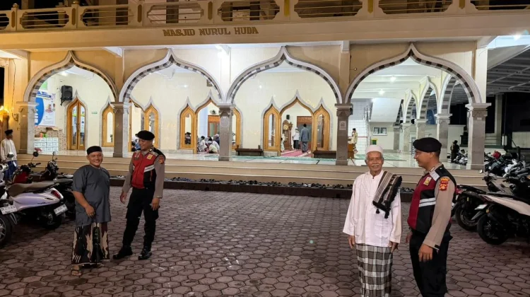 Sat Samapta Polres Klungkung Laksanakan Patroli Sahur di Masjid Nurul Huda