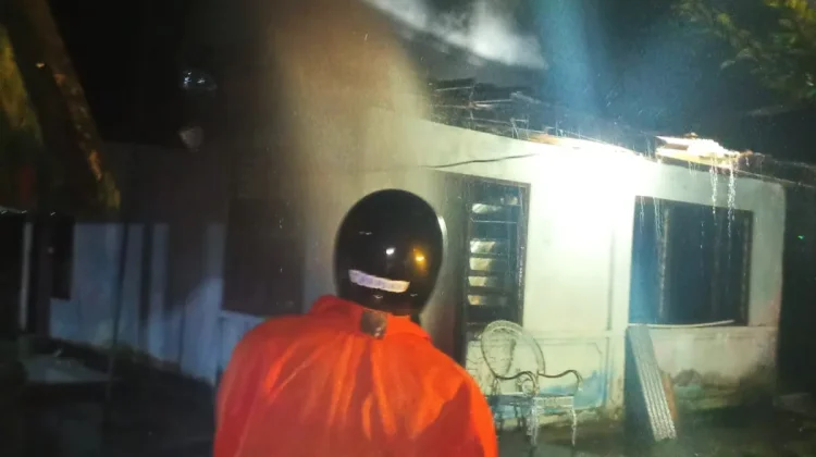 Diduga Korsleting Listrik, Rumah di Jembrana Ludes Terbakar