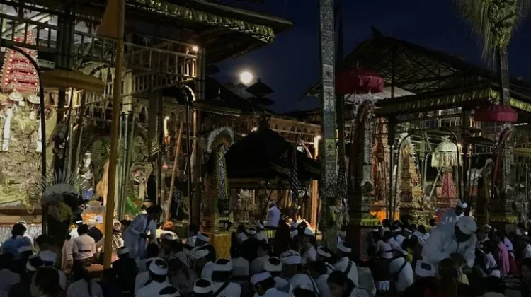 Sang Hyang Candra Lebur Kekotoran Batin Manusia