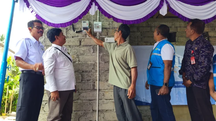 Light Up The Dream Sambungkan Listrik Mandiri untuk Lima Keluarga Prasejahtera