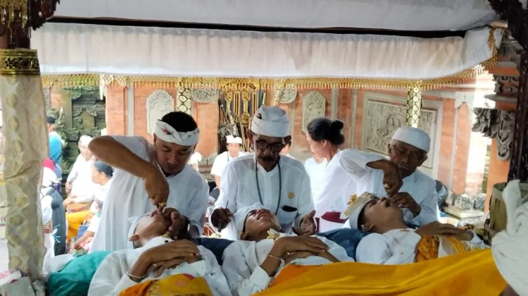Upacara Potong Gigi Ingatkan Umat Hindu Kendalikan Sadripu