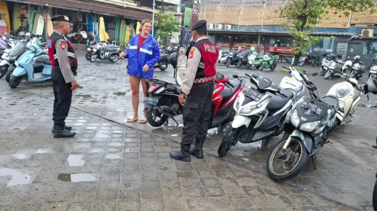 Polsek Kuta Utara Patroli Kawasan Wisata Batu Bolong