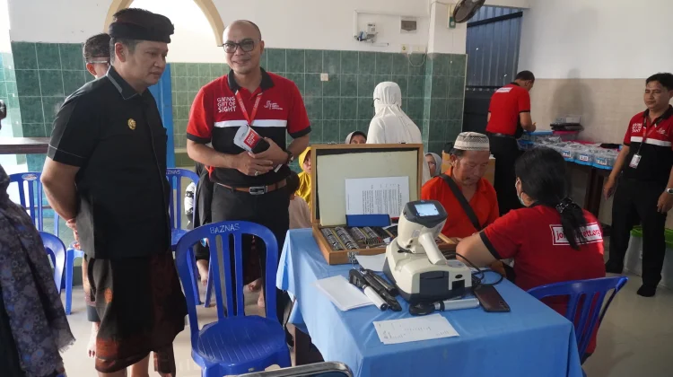 Ratusan Warga Jembrana Ikuti Operasi Katarak Gratis
