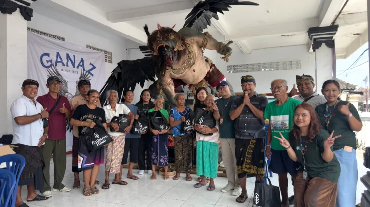 Sambut Nyepi, Jimbaran Hijau Salurkan 100 Paket Sembako untuk Lansia