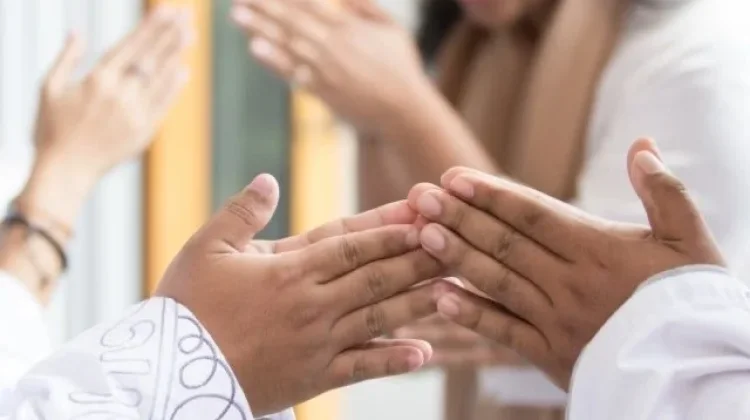 Makna Tradisi Halal Bihalal dalam Perayaan Idul FitrI