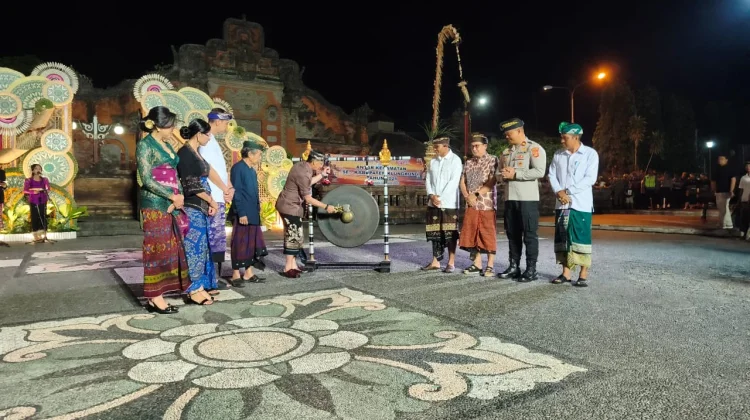 Dandim Klungkung Dampingi Bupati Buka Lomba Ogoh-ogoh