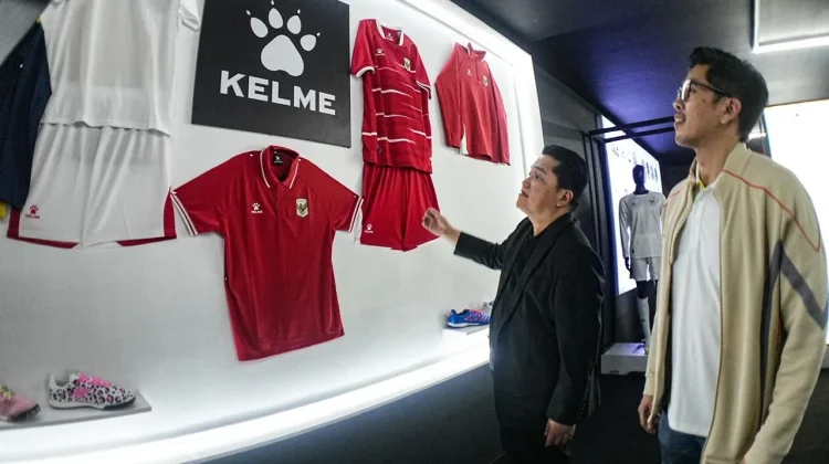 Erick Thohir Bangga Desain Batik Hadir di Jersey Timnas