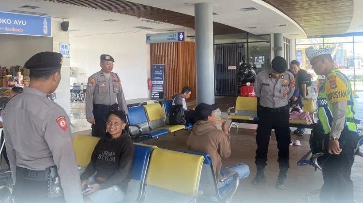 Polres Badung Sampaikan Pesan Kamtibmas di Terminal Mengwi