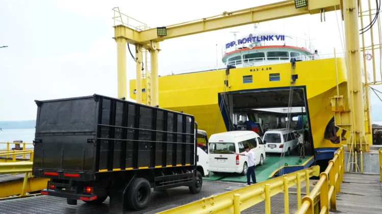 KMP Portlink VII Siap Urai Macet Selat Bali