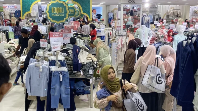 THR Dorong Daya Beli Masyarakat