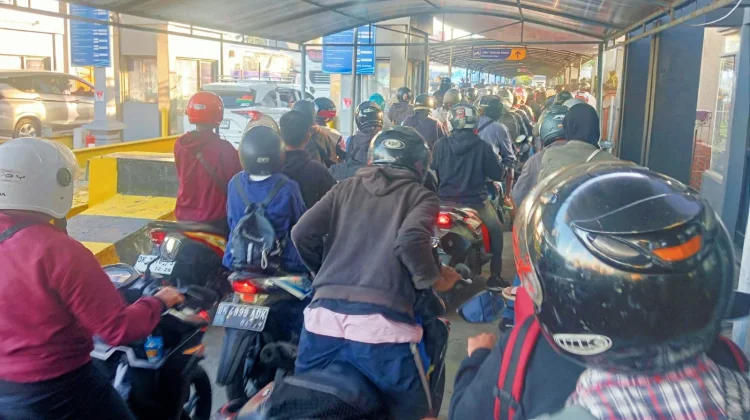 Arus Mudik H-4: Penyeberang Bali ke Jawa Melonjak