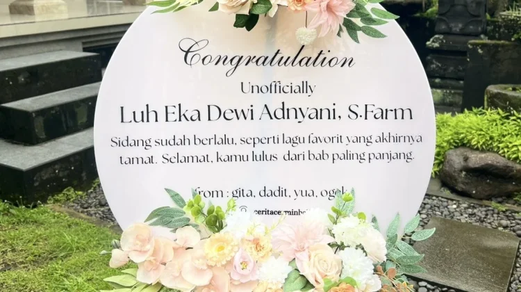 Akrilik Sign: Tren Kekinian untuk Ucapan Kelulusan