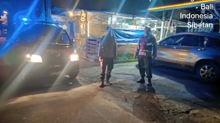 Jaga Kamtibmas, Polsek Bebandem Gelar Blue Light Patrol