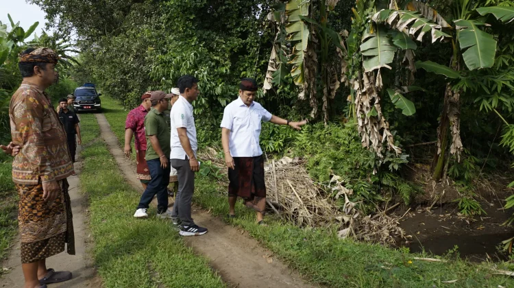 Tinjau Rencana Perbaikan Jalan, Bupati Kembang: Drainase Harus Kuat