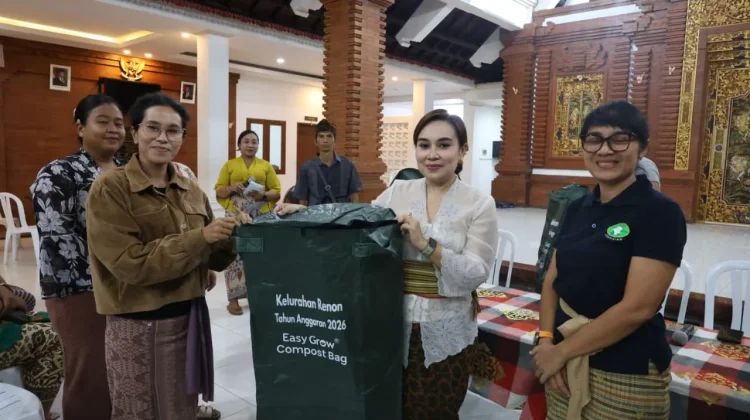 TP PKK Denpasar Bagikan Bag Komposter, Dorong Pengelolaan Sampah dari Sumber