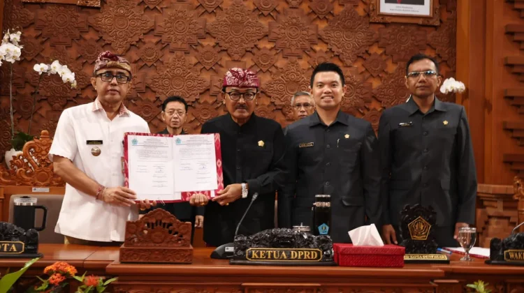 Wali Kota Jaya Negara Sampaikan LKPJ 2025 di Sidang Paripurna DPRD Denpasar