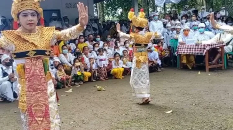 Keunikan Tari Gandrung di Desa Tinggar Sari Buleleng