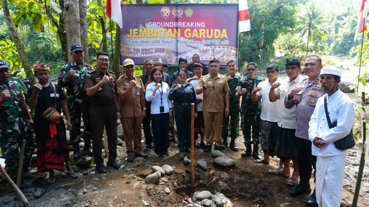 Kolaborasi TNI dan Pemkab Jembrana Bangun Dua Jembatan