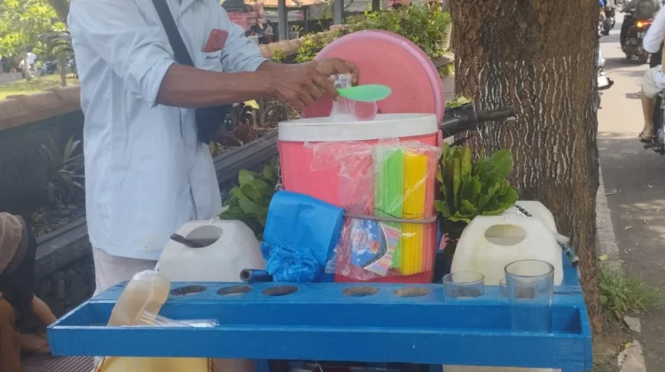 Tuak Loloh Manis , Menjaga Tradisi Minuman Khas