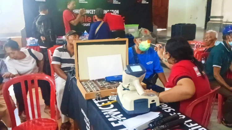 Antusiasme Warga Yehembang Serbu Layanan Mata Gratis JFF