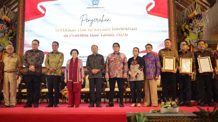 Pemkot Denpasar  Terima Sertifikat HAKI Tari Sekar Jempiring