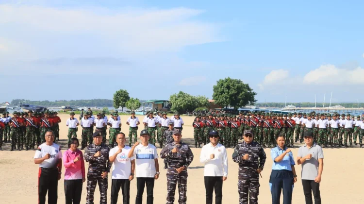 Wali Kota Jaya Negara Dukung Aksi Bersih Pantai TNI AL