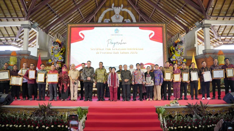 Bunda PAUD Dayu Surya Terima Sertifikat HKI