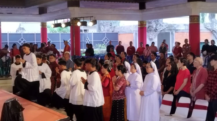 Polsek Gianyar Amankan Ibadah Jumat Agung