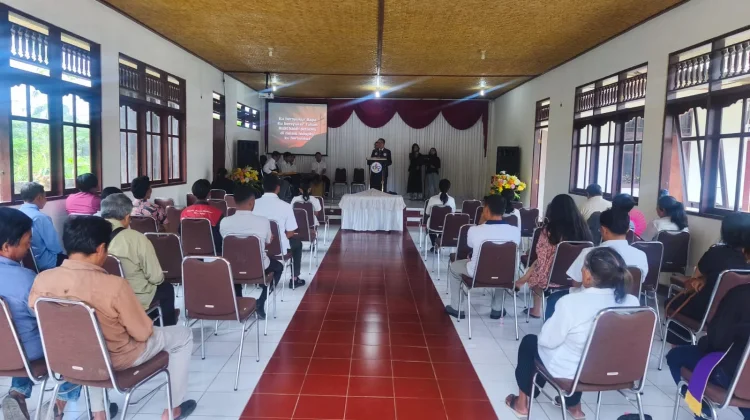 Jaga Toleransi dan Keamanan, Babinsa Kawal Misa Jumat Agung di Tegallalang