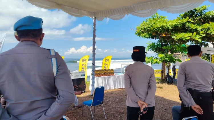 Polsek Blahbatuh Amankan Final Surfing Contest International All Japan Murasaki