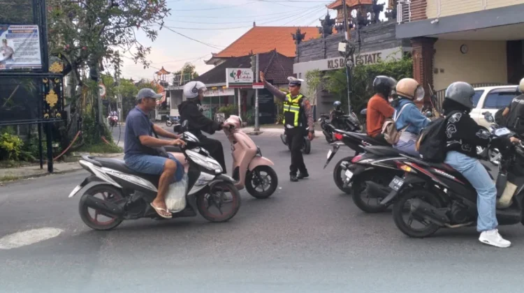 Sat Lantas Polres Badung Pastikan Lalin Lancar dan Aman