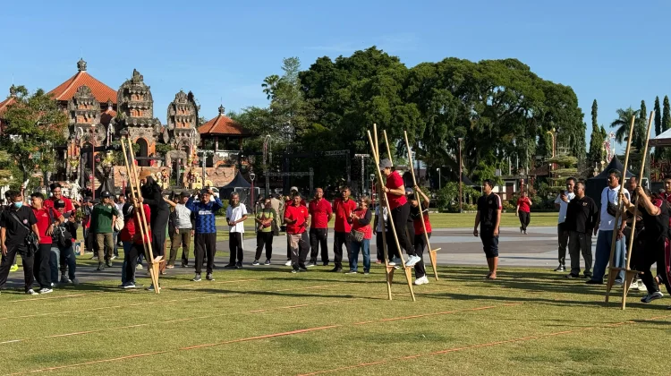 Olahraga Tradisional Semarakkan HUT Kota Gianyar