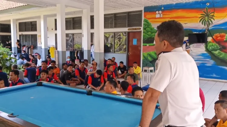 Rutan Negara Sesak, Narapidana Tidur Berdesakan di Lantai