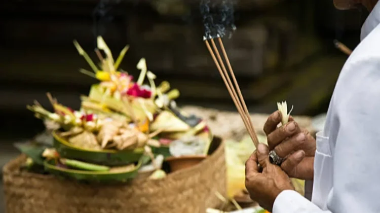 Maknai Pagerwesi, Umat Hindu Diingatkan “Magehang Awak” dengan Pengetahuan Sejati