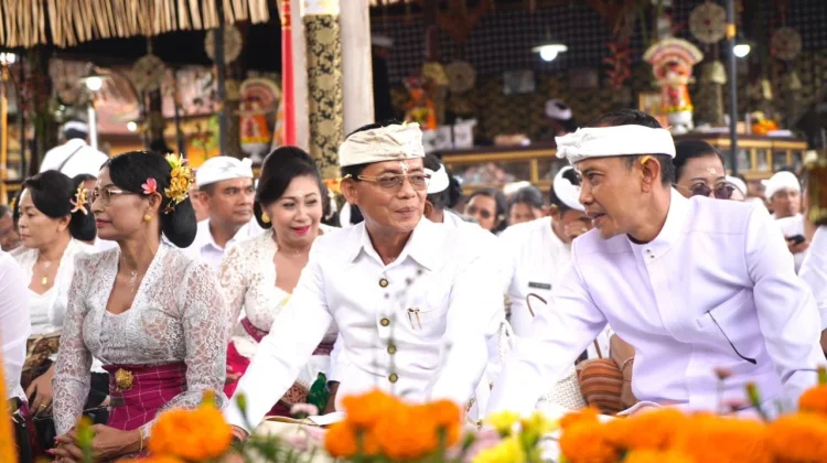 Wujud Bhakti Ring Ida Sang Hyang Widhi di Pura Besakih