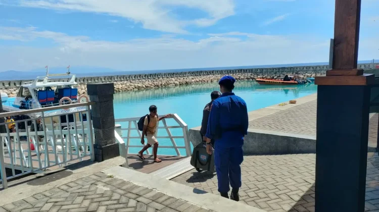 Polairud Polres Klungkung Intensifkan Pengamanan di Pelabuhan Sampalan