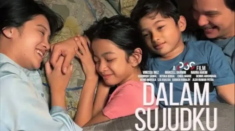 Film dalam Sujudku Sujud Sunyi saat Cinta Mulai Retak